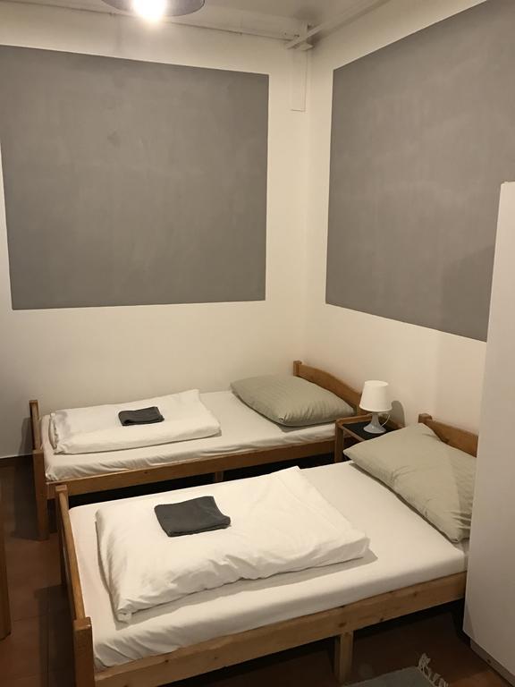 Tesla Apartment *