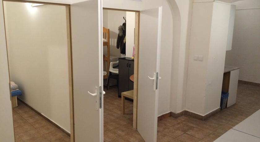 Tesla Apartment *